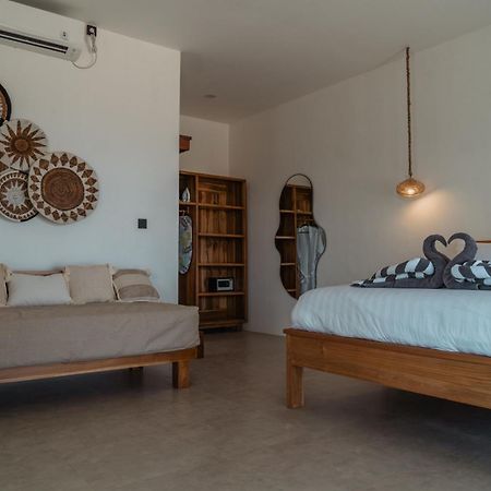 Sunscape Villa - Beachfront And Private Pool Gili Air Zewnętrze zdjęcie