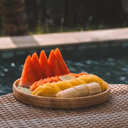Sunscape Villa - Beachfront And Private Pool Gili Air Zewnętrze zdjęcie