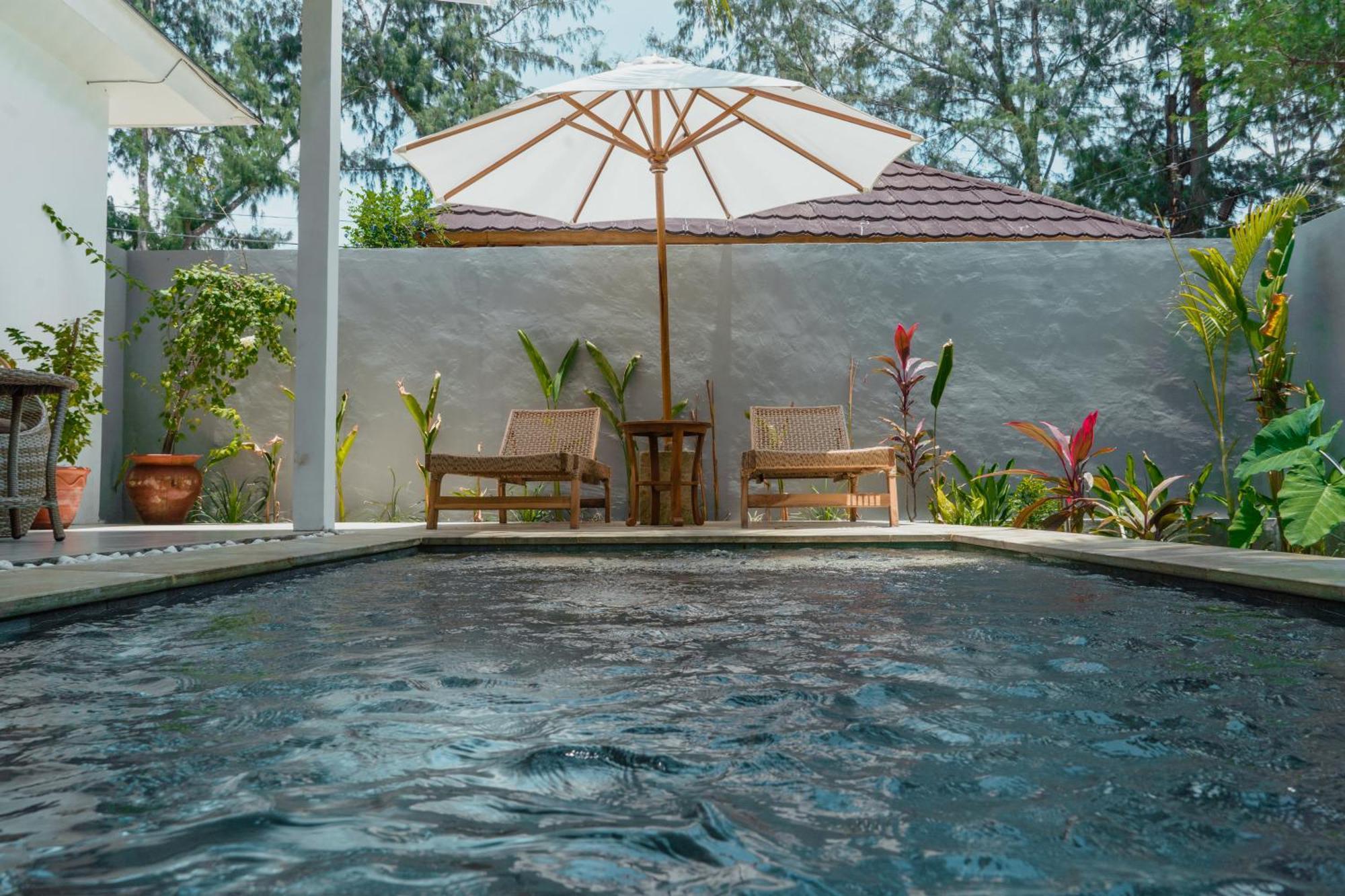 Sunscape Villa - Beachfront And Private Pool Gili Air Zewnętrze zdjęcie