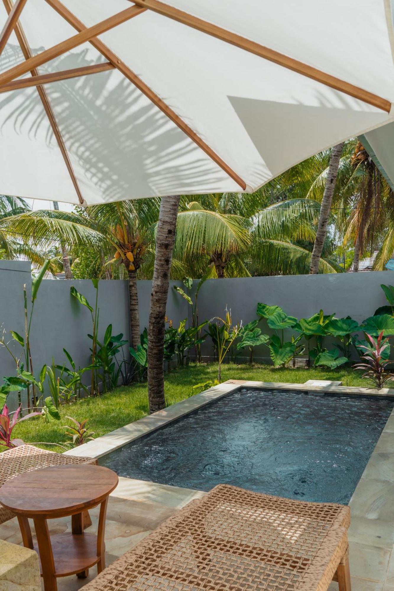 Sunscape Villa - Beachfront And Private Pool Gili Air Zewnętrze zdjęcie